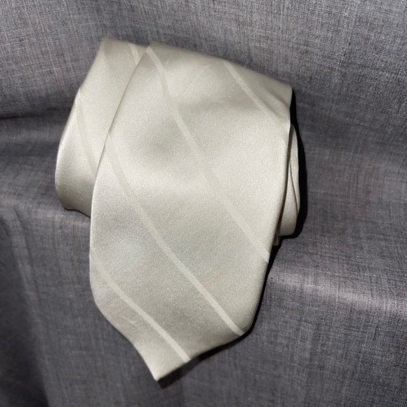 White Stripe Silk Tie - Picture 2 of 3